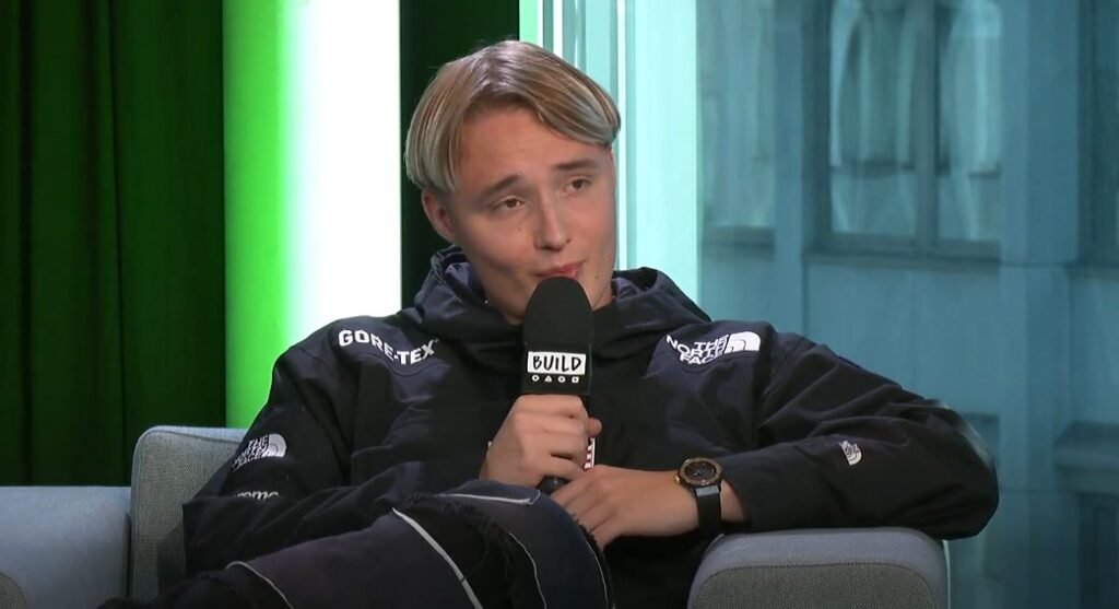 Isac Elliot Net Worth
