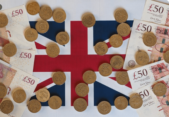 English Town Bans Cash Entirely in First-of-its-Kind Local Trial